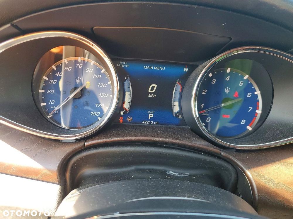 Maserati Quattroporte - 10