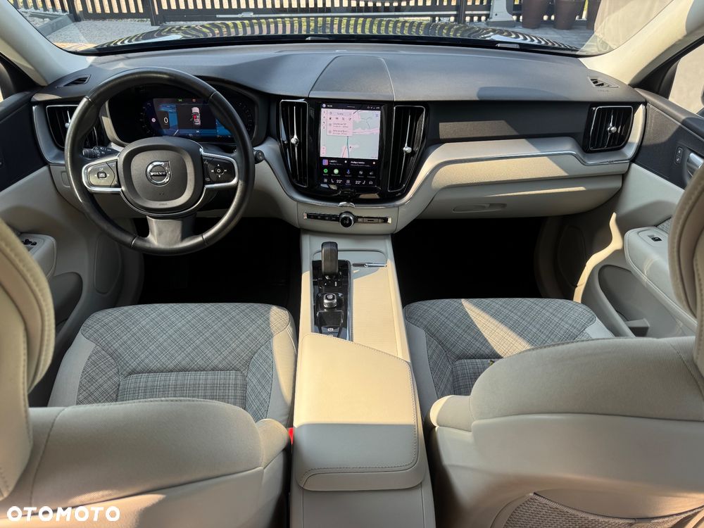 Volvo XC 60 B5 B AWD Core - 19