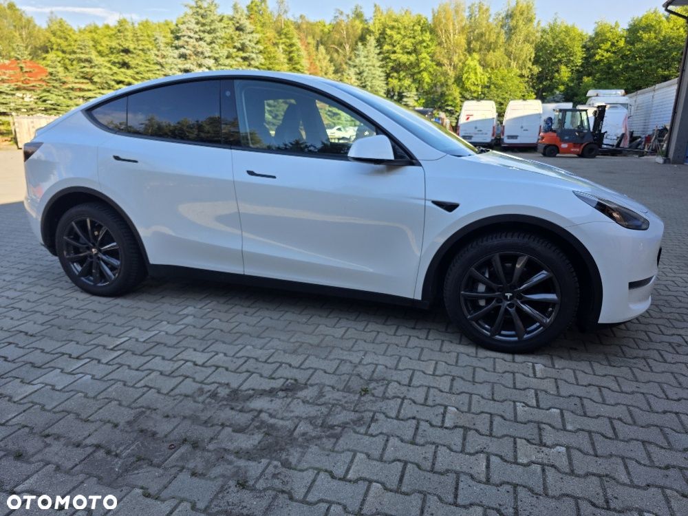Tesla Model Y Long Range Dual Motor AWD - 6