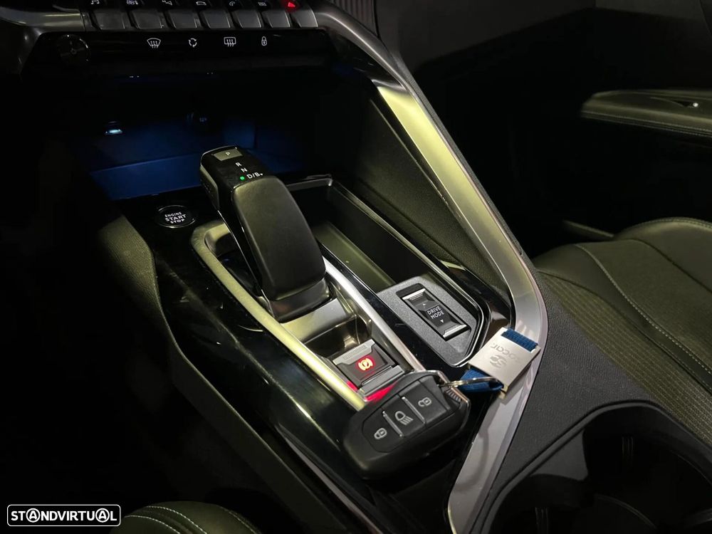 Peugeot 3008 1.6 Hybrid GT e-EAT8 - 27