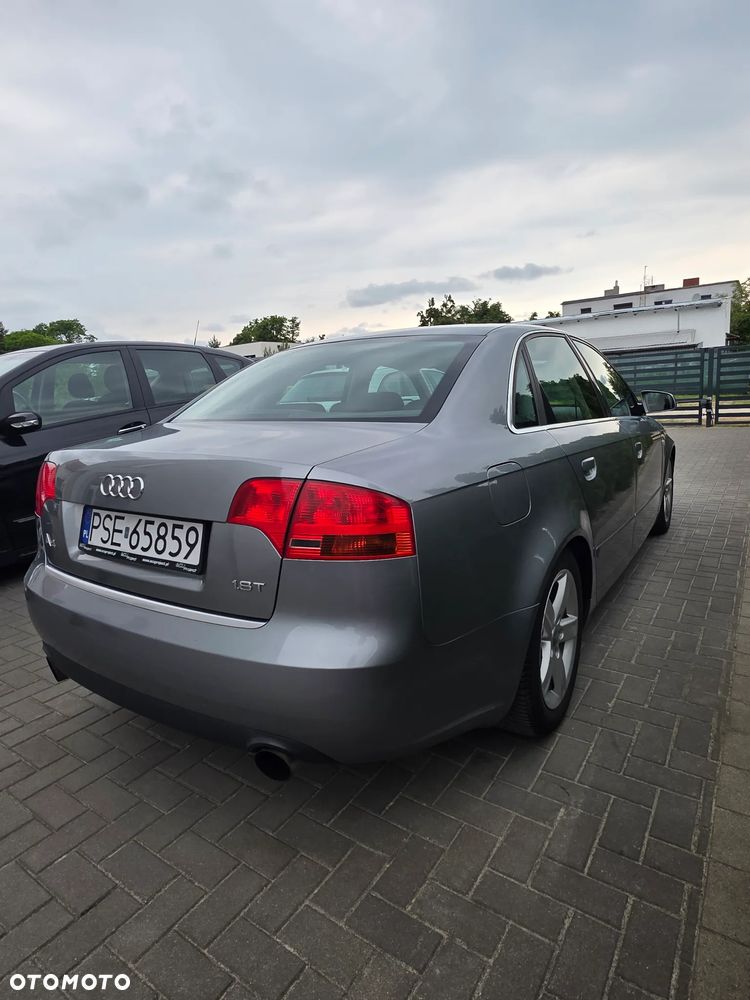 Audi A4 Limousine 1.8 - 6