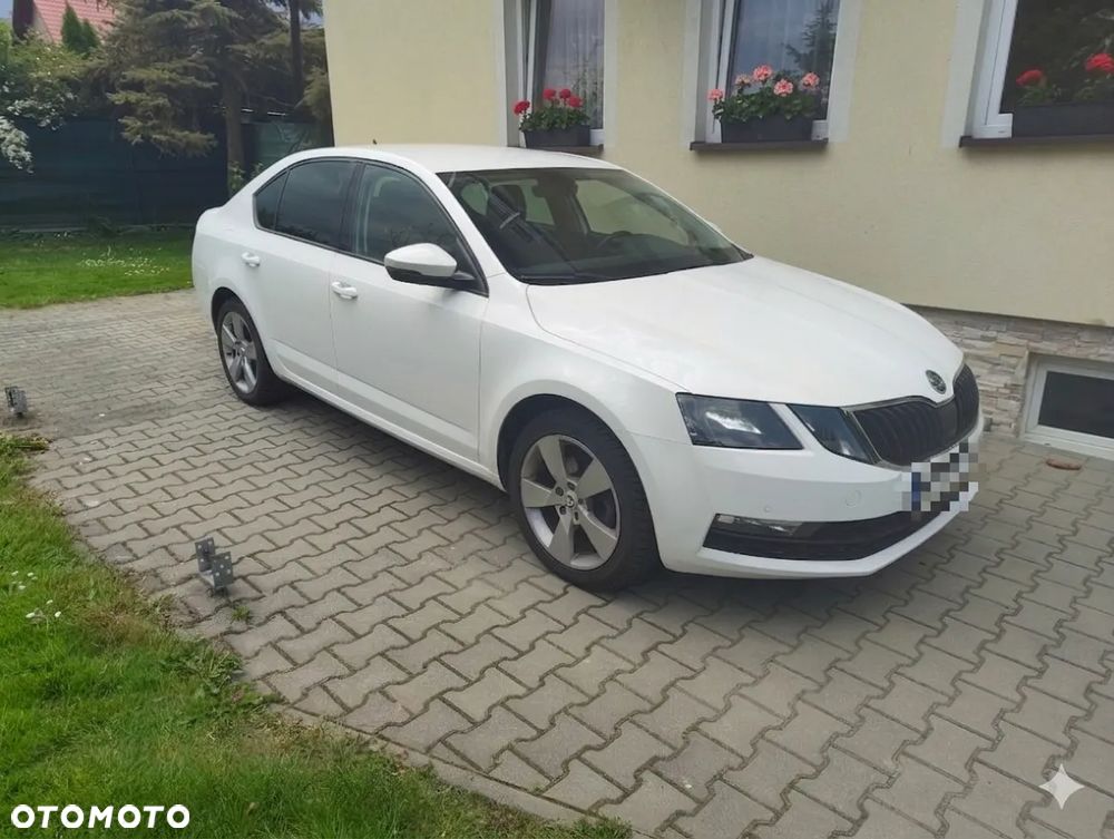 Skoda Octavia 2.0 TDI Ambition DSG - 1