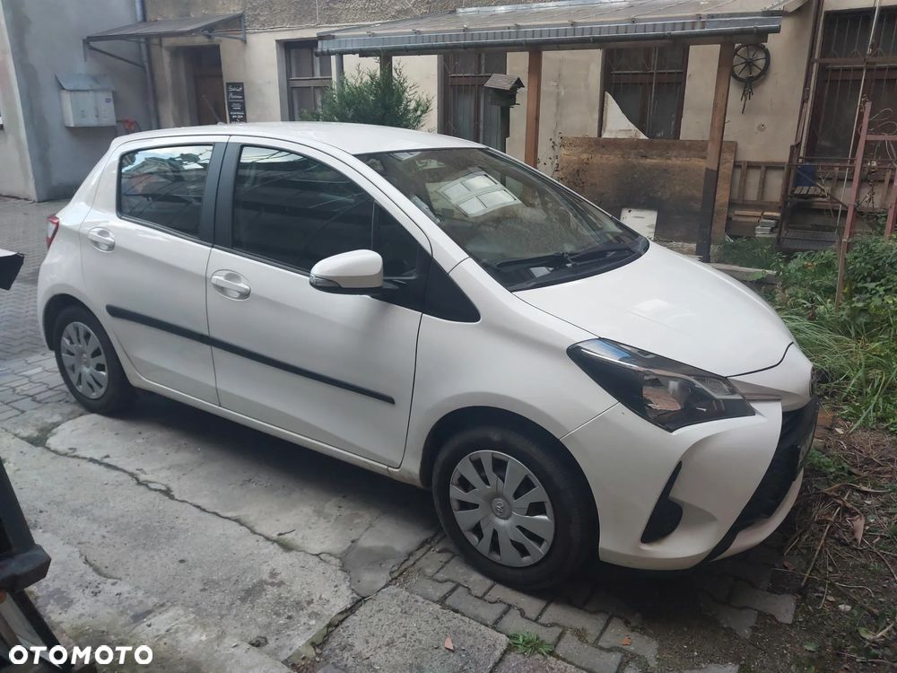 Toyota Yaris - 1