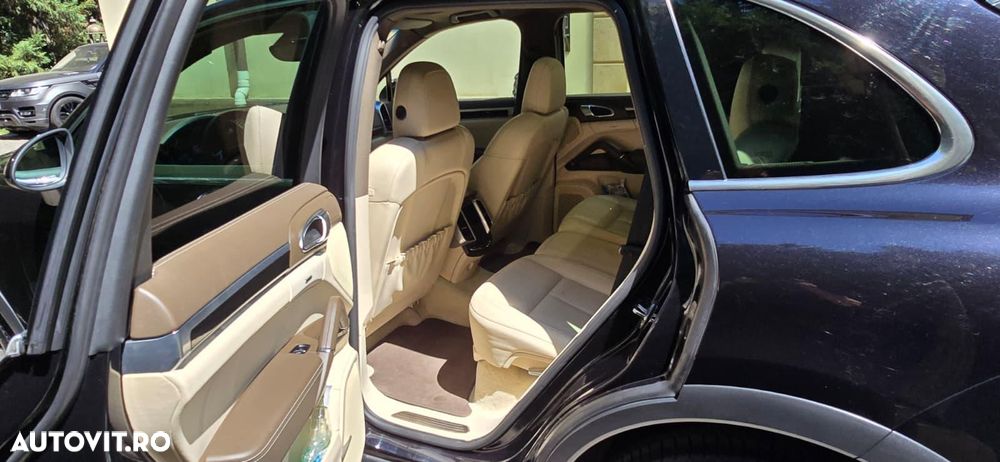 Porsche Cayenne - 16