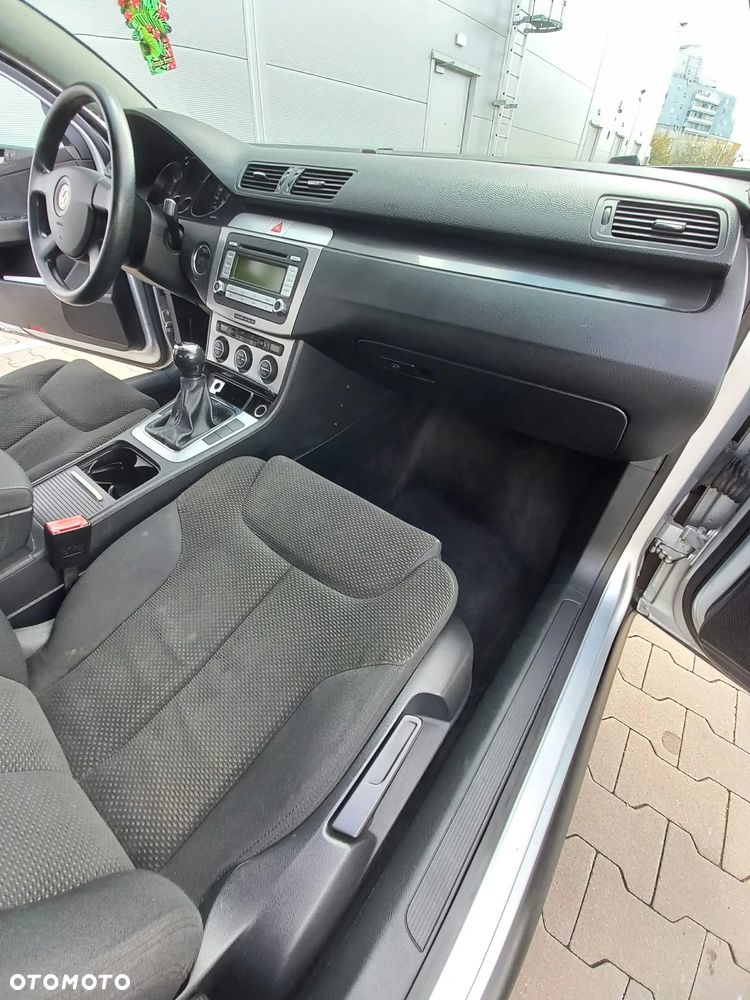 Volkswagen Passat - 20