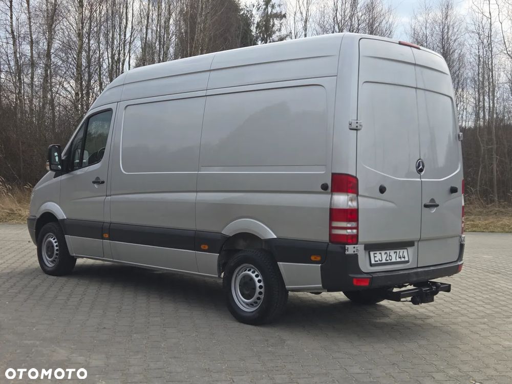 Mercedes-Benz Sprinter - 4