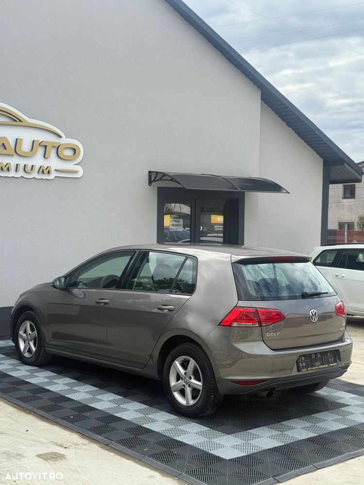 Volkswagen Golf - 17