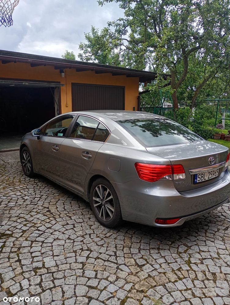 Toyota Avensis - 2