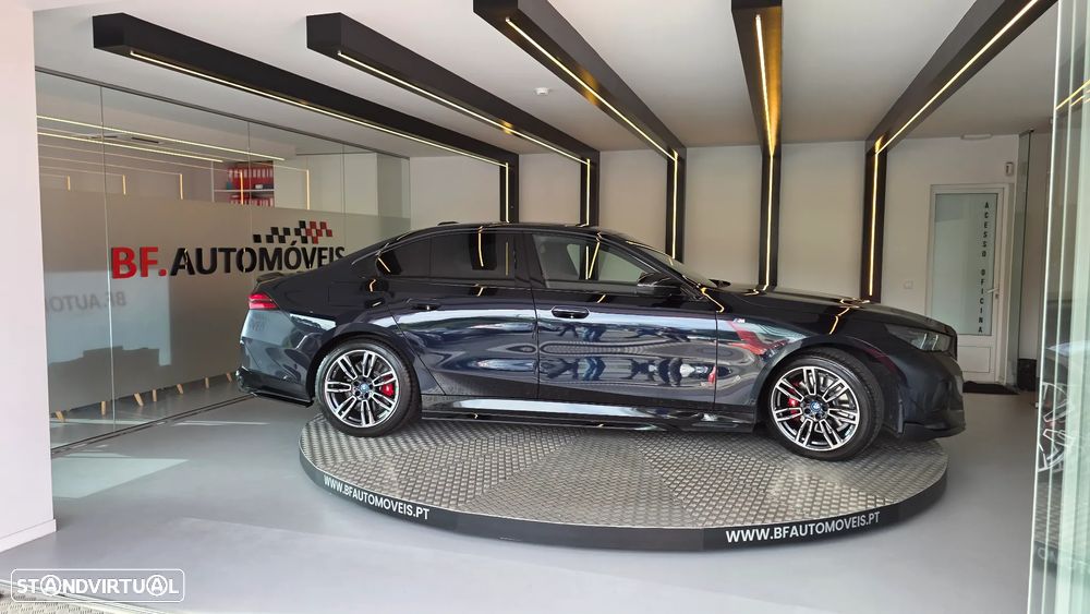BMW 530 e Pack Desportivo M Pro - 9