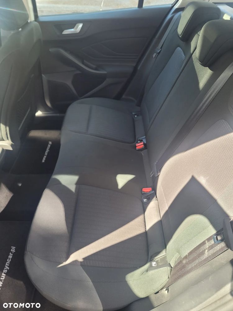 Ford Focus 1.0 EcoBoost Titanium - 12