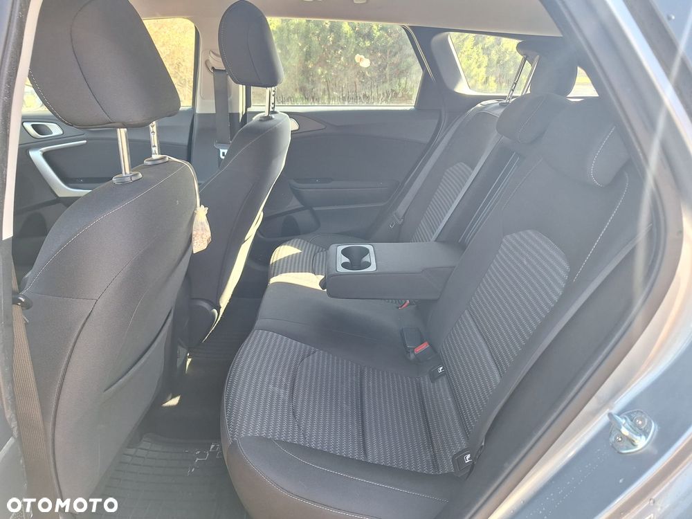 Kia Ceed 1.5 T-GDI M - 14
