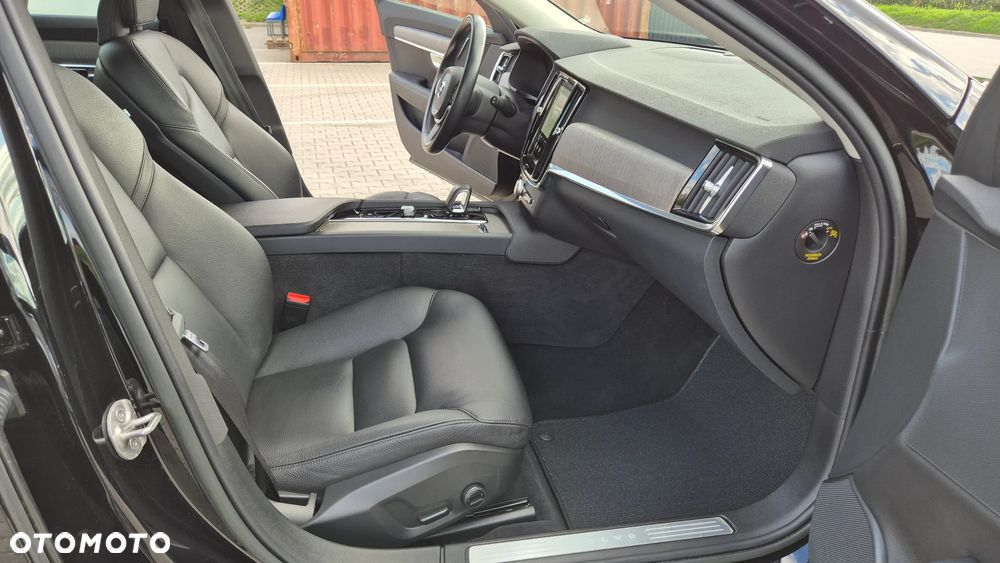Volvo V90 Cross Country B4 D AWD Pro - 24