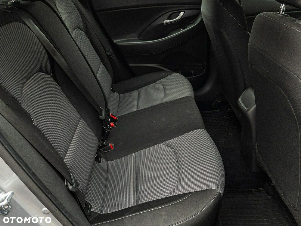 Hyundai i30 1.5 DPI Modern - 21