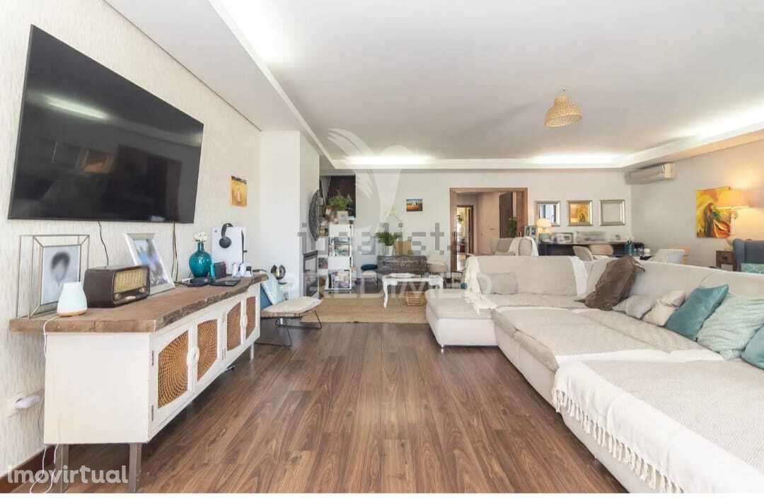 Moradia com piscina e lote de 740 m2 - Grande imagem: 5/24