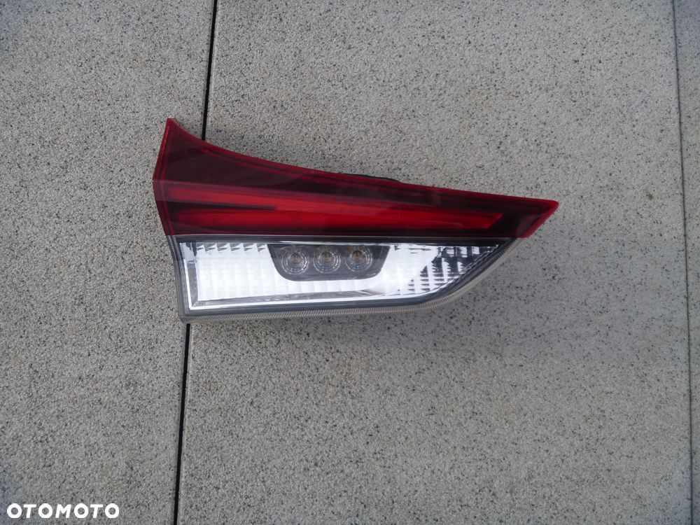 TOYOTA AURIS II KOMBI LIFT 2015 LEWA LAMPA LED W KLAPĘ ŁADNA ORYGINAŁ - 1