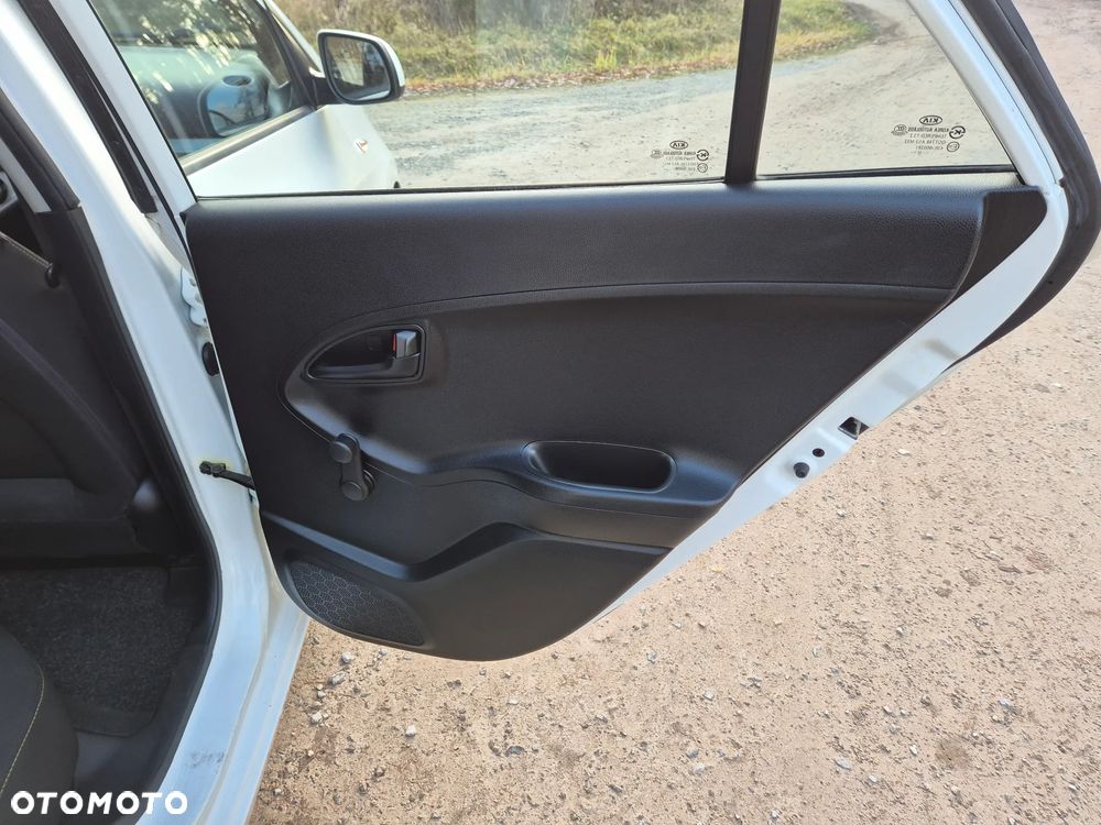 Kia Picanto 1.0 Dream Team Edition - 24