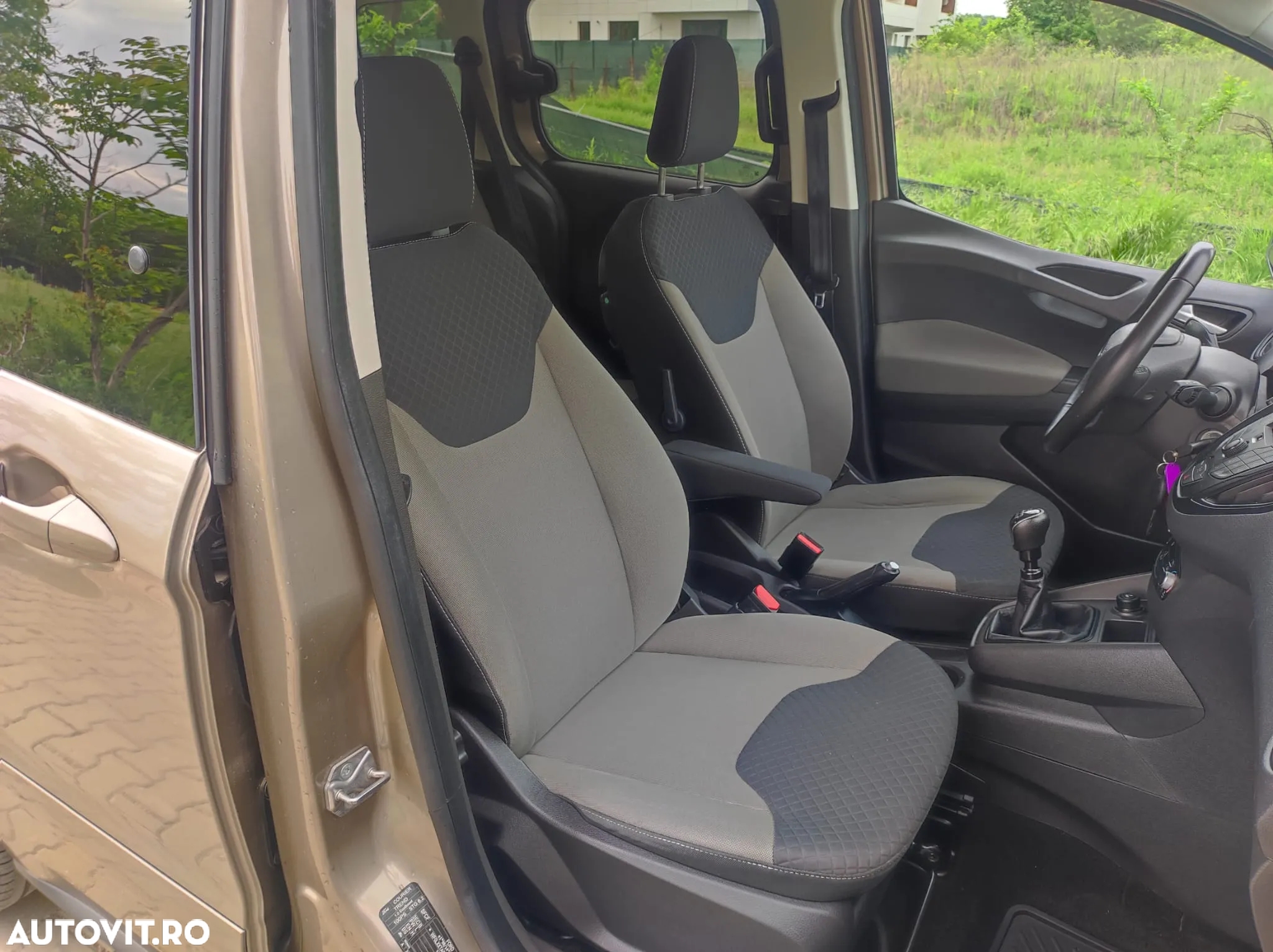 Ford Tourneo Courier 1.0 EcoBoost Titanium - 13
