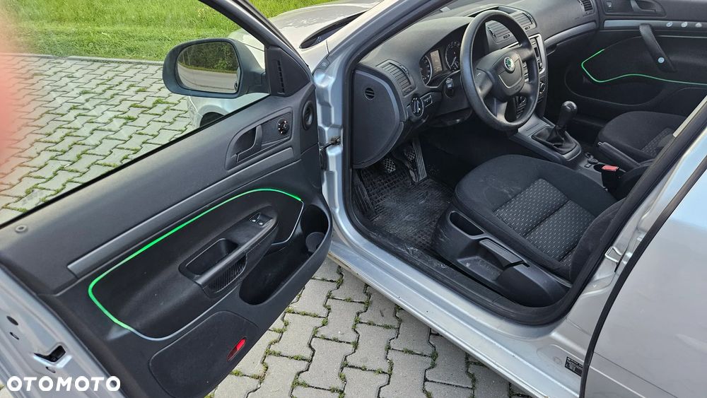 Skoda Octavia 1.6 TDI Active - 10