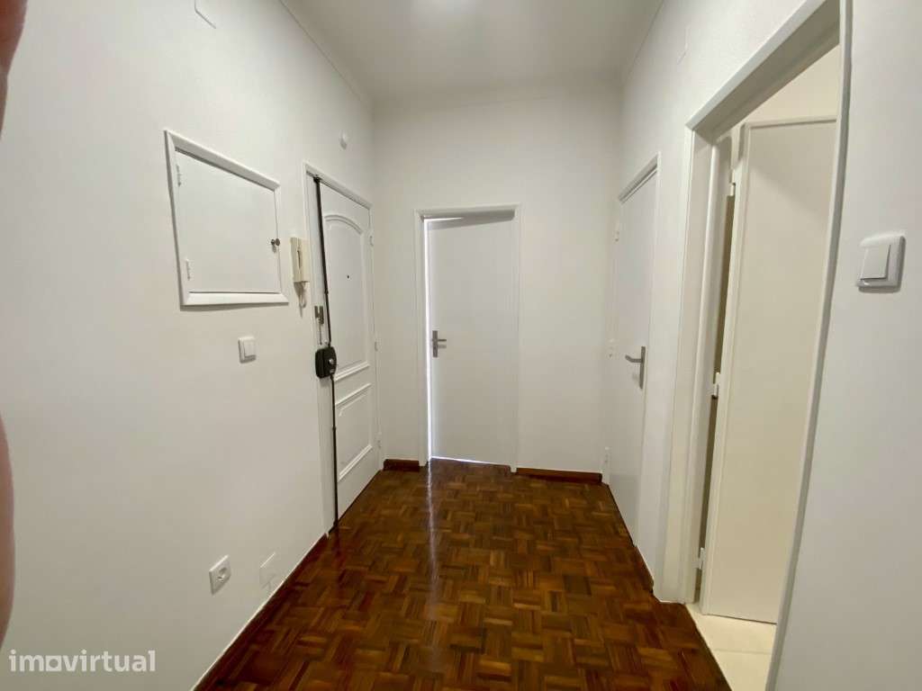 Apartamento muito central, com Aproveitamento de Sotão - Grande imagem: 2/27