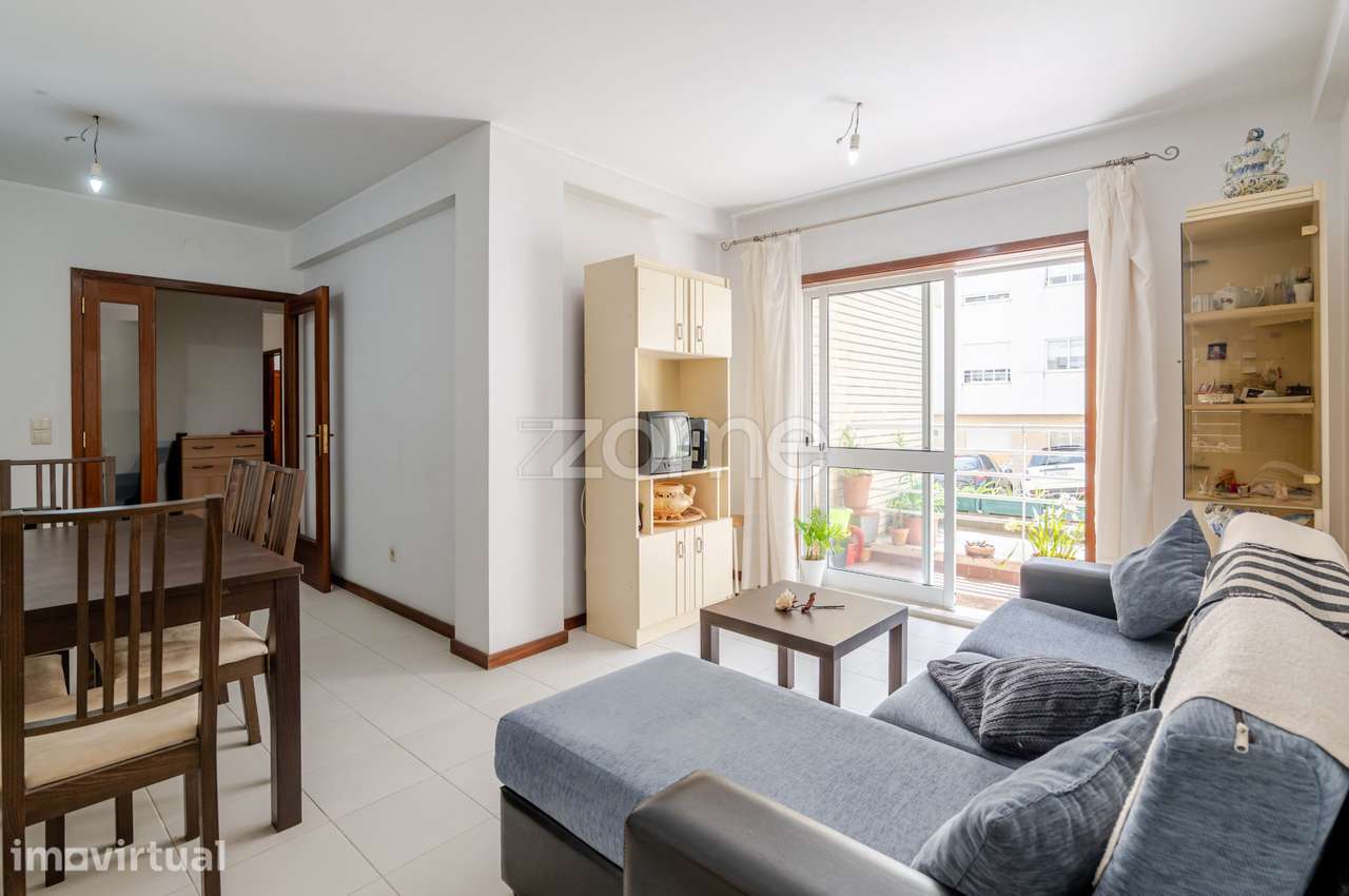 Apartamento T3 com garagem, varanda e arrumos - Grande imagem: 2/29