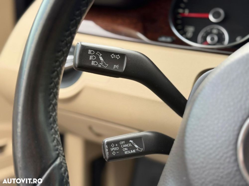 Volkswagen Passat 2.0 TDI 4Motion DSG BlueMotion Tech Highline - 19