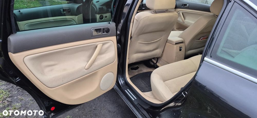 Volkswagen Passat 2.0 Comfortline - 12