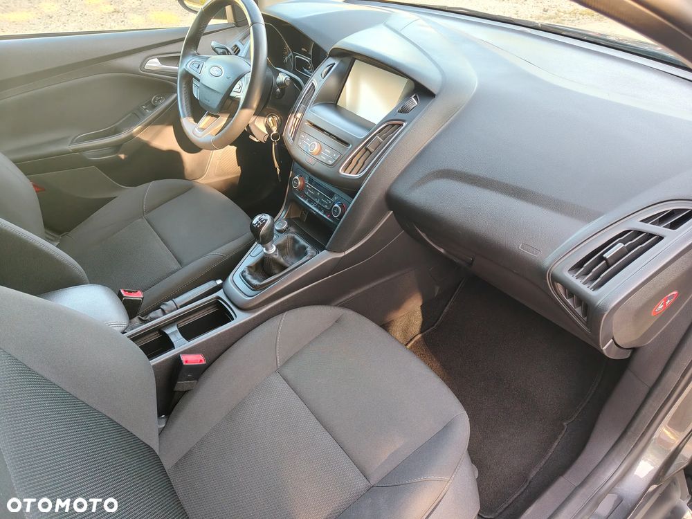 Ford Focus - 17