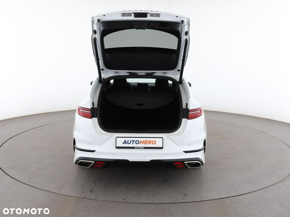 Kia ProCeed 1.6 T-GDI GT DCT - 19