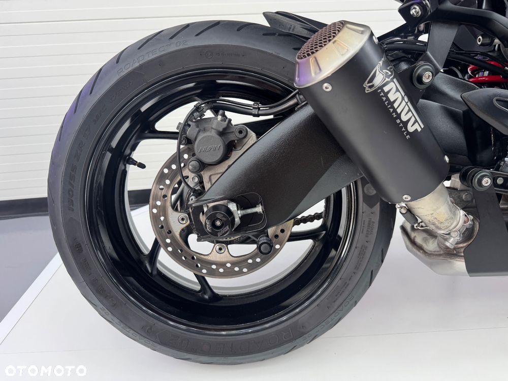Suzuki GSX - 31