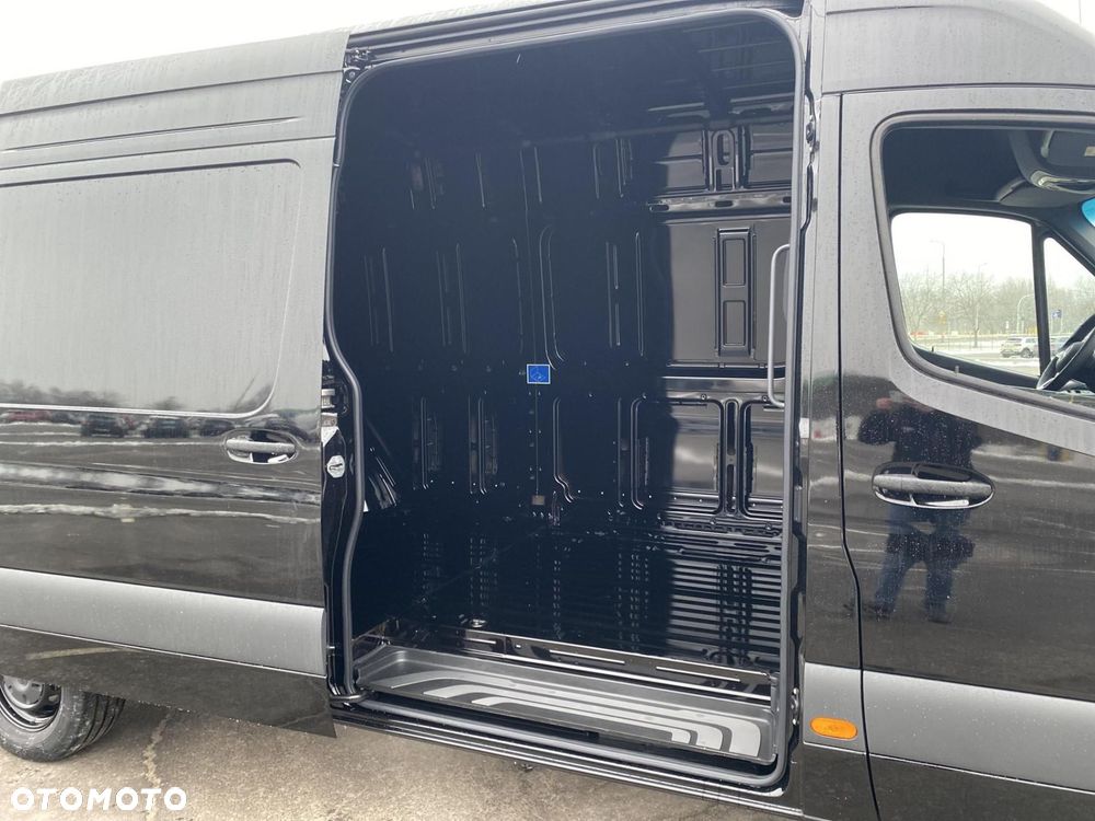 Mercedes-Benz Sprinter - 18