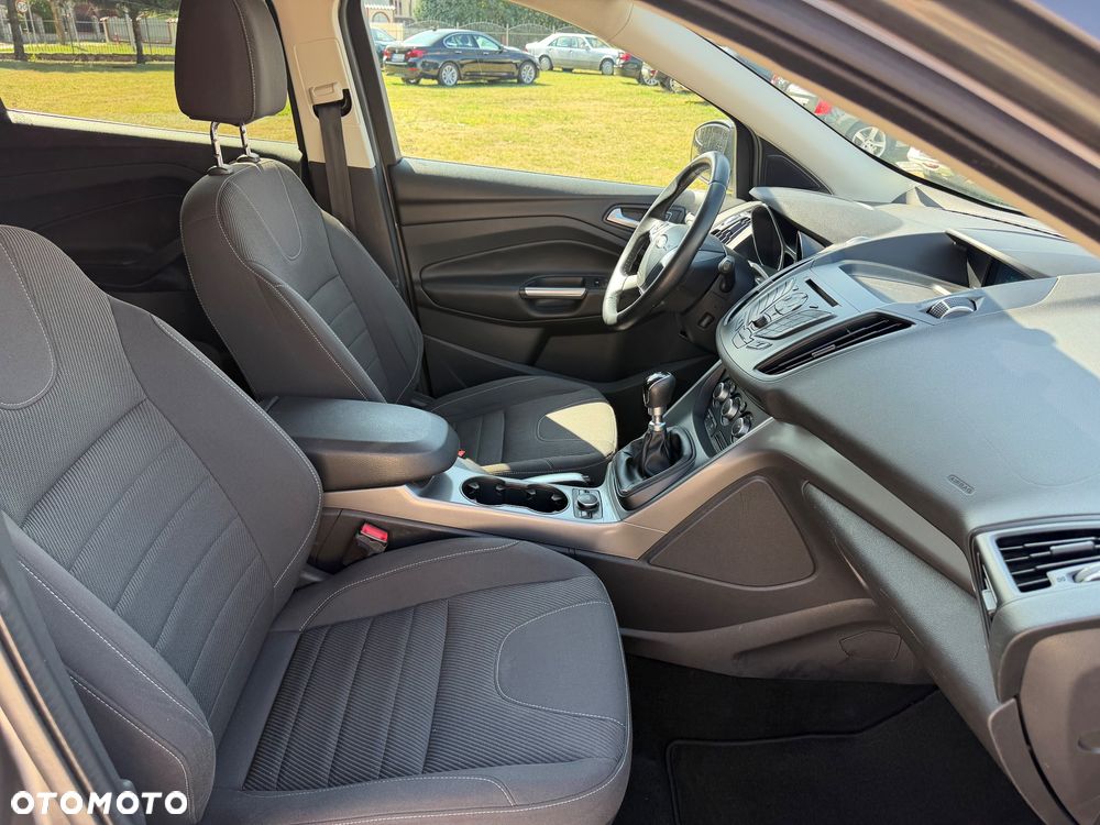 Ford Kuga - 34