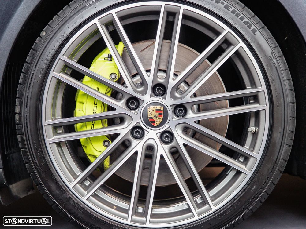 Porsche Panamera Sport Turismo 4 E-Hybrid Platinum Edition PDLS - 18