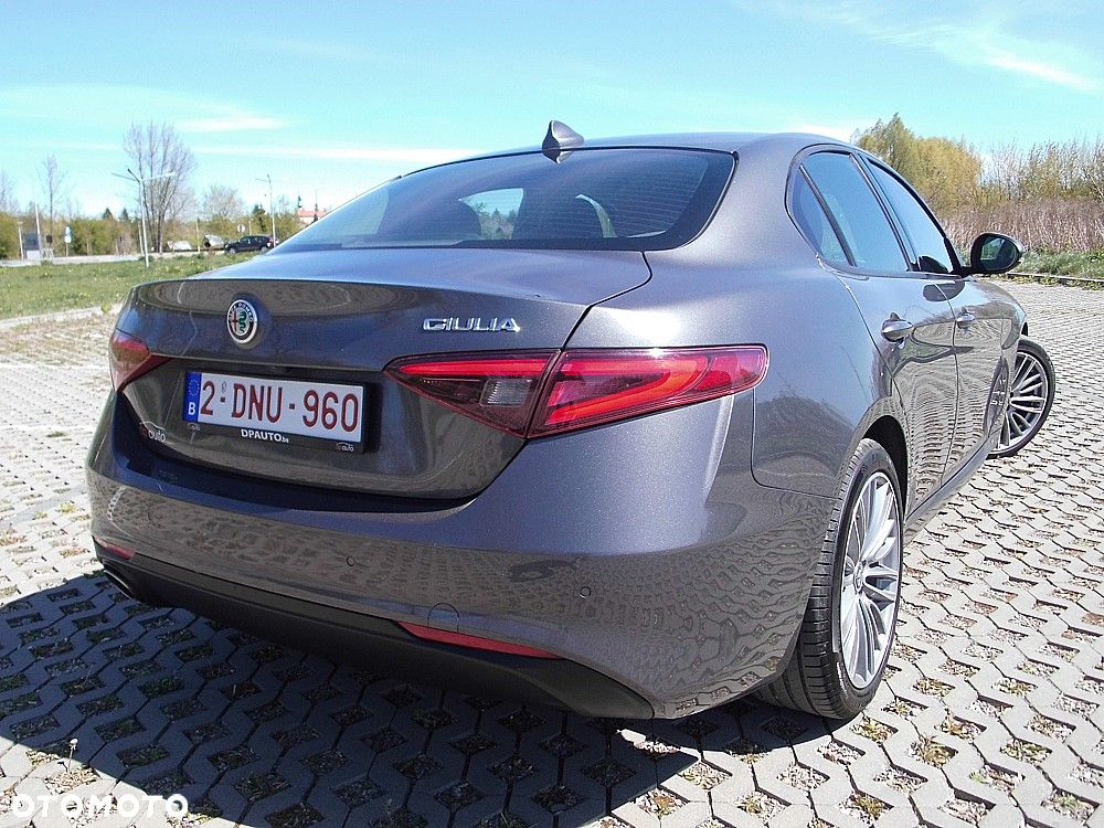 Alfa Romeo Giulia 2.2 AT8 Business - 15