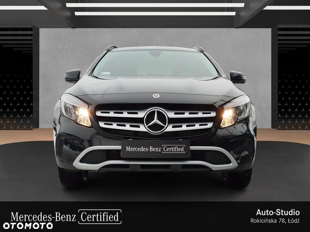 Mercedes-Benz GLA - 9