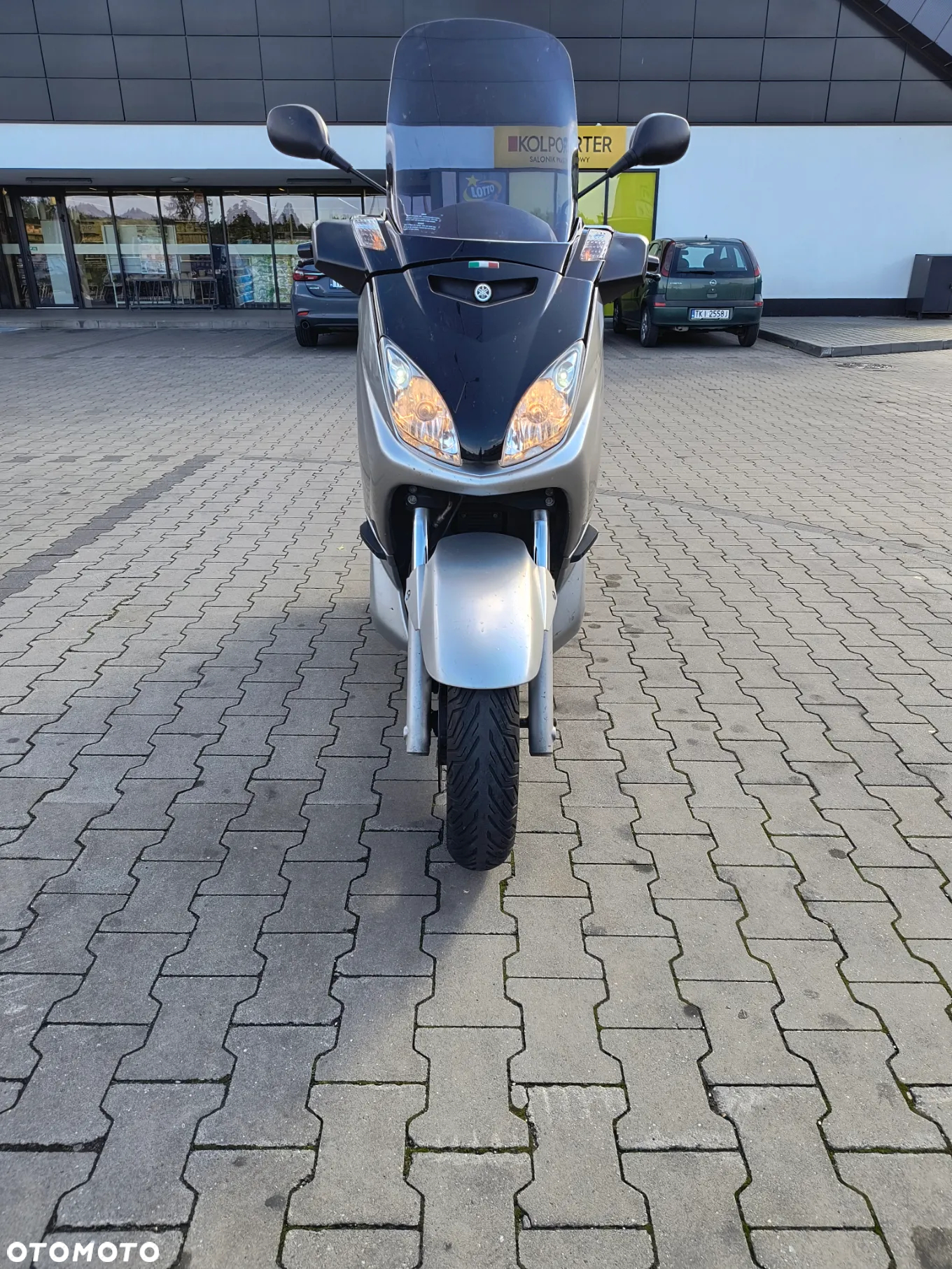 Yamaha X-max - 9