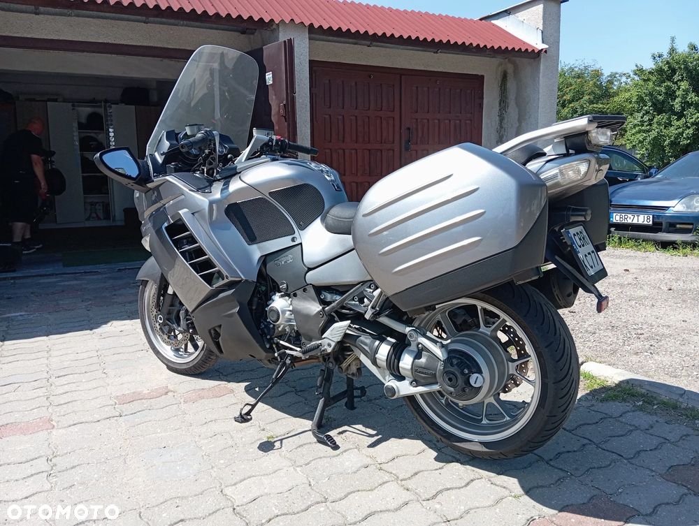 Kawasaki GTR - 4