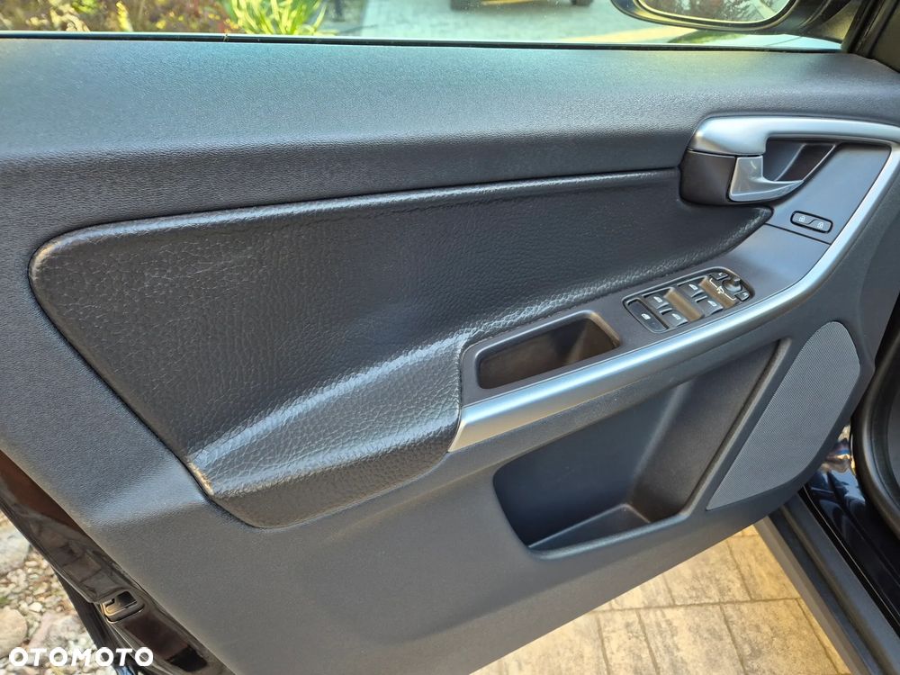 Volvo XC 60 2.4D Kinetic - 20