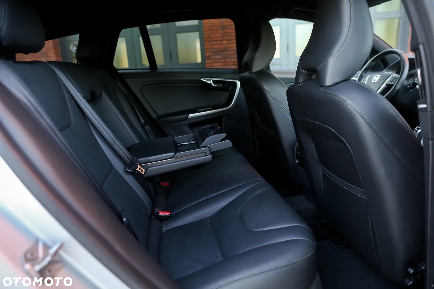 Volvo V60 Cross Country D3 Geartronic - 28
