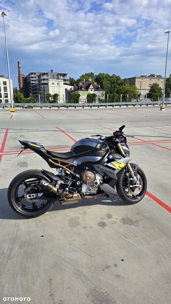 BMW S - 1