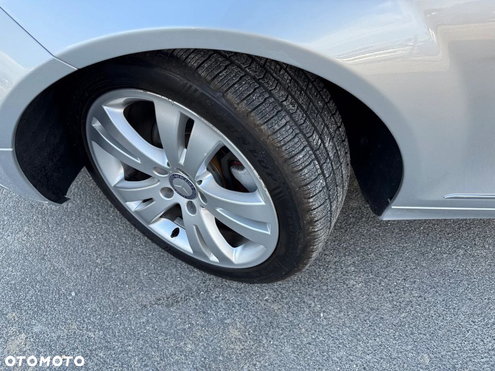 Mercedes-Benz Klasa C 180 T Kompressor Automatik BlueEFFICIENCY Avantgarde - 31
