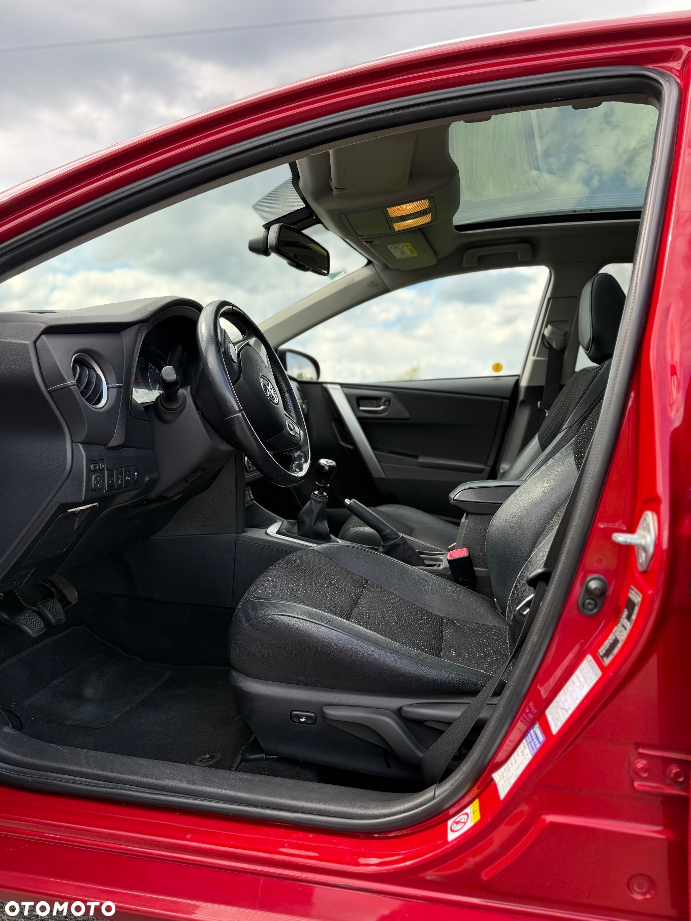 Toyota Auris 2.0 D-4D Touring Sports Executive - 9