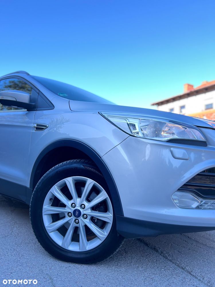 Ford Kuga 2.0 TDCi 2x4 Titanium - 3