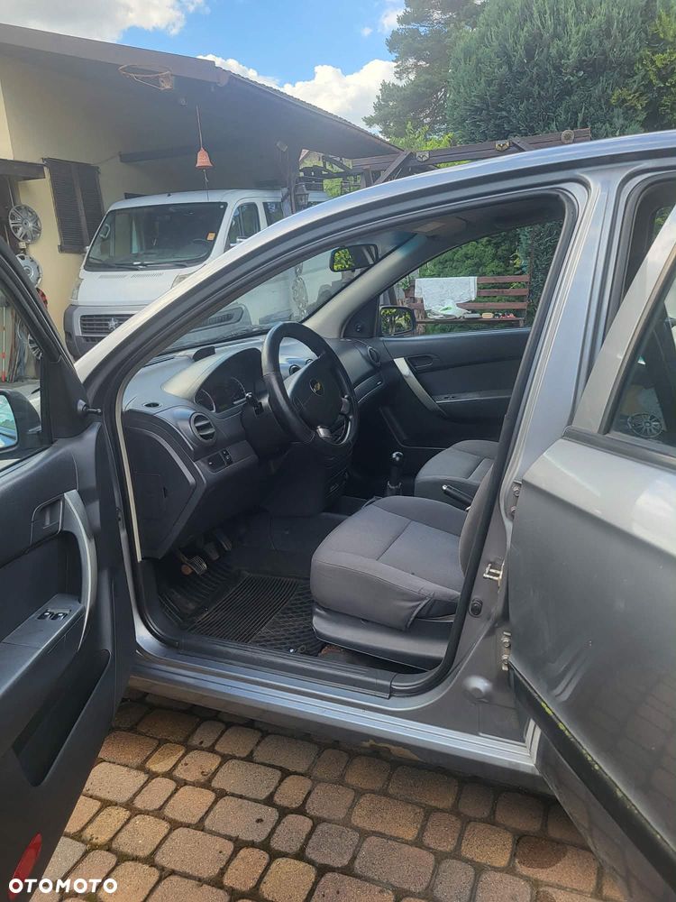 Chevrolet Aveo - 9