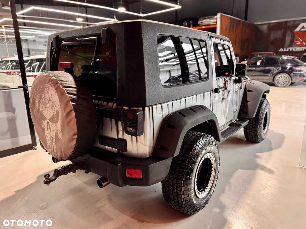 Jeep Wrangler 3.8 Sahara - 17