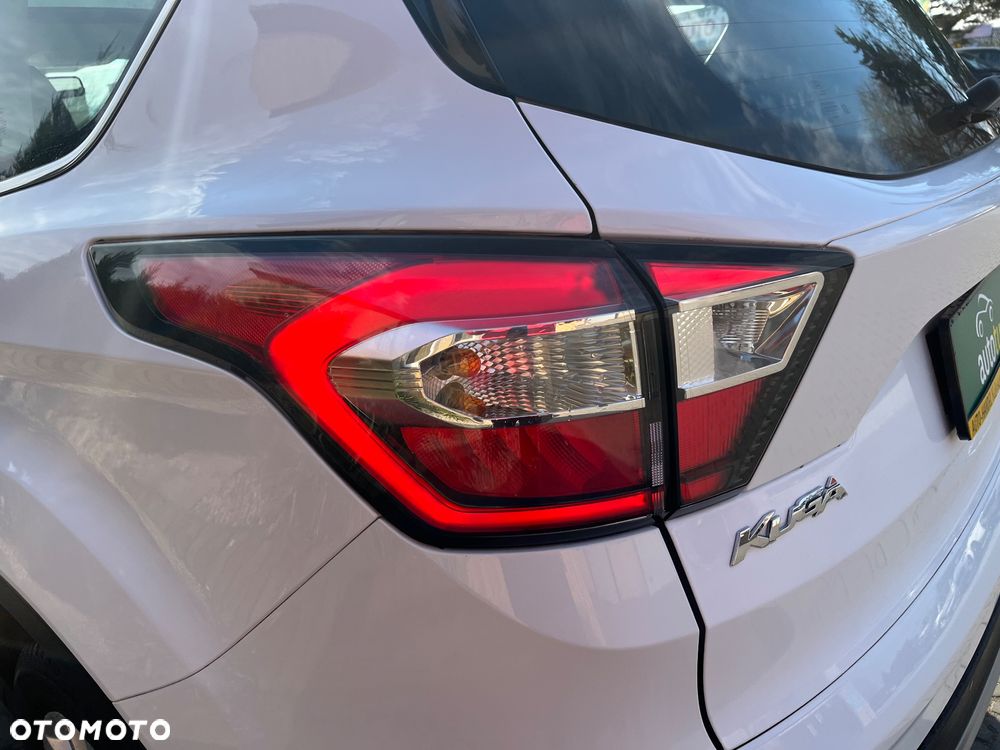 Ford Kuga 2.0 TDCi 4x2 Titanium - 16