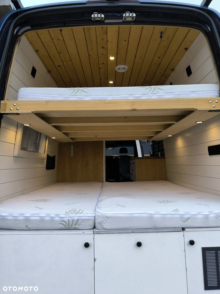 Mercedes-Benz Sprinter - 14