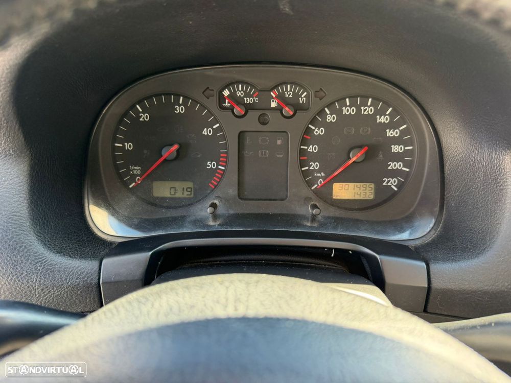 VW Golf 1.9 TDi Highline - 29