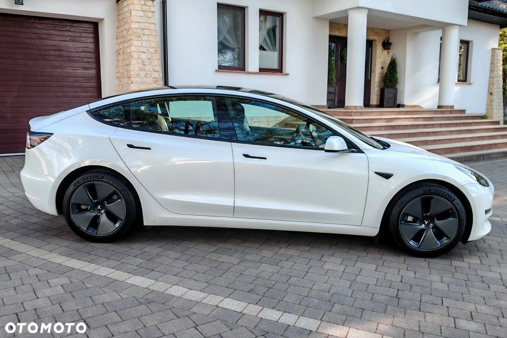 Tesla Model 3 - 6