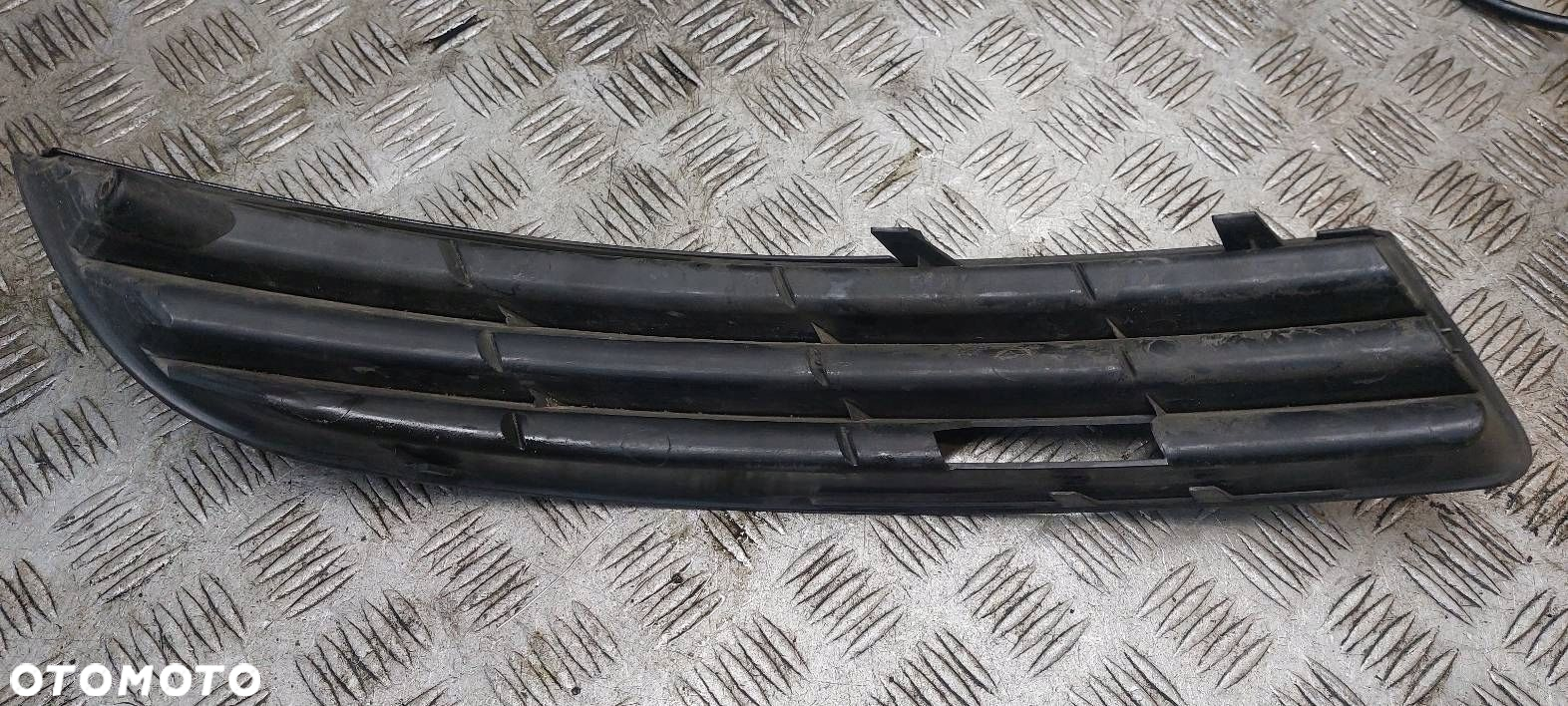 KRATKA ZDERZAKA LEWY PRZÓD VOLKSWAGEN PASSAT B6 3C0853665 3C0807645 - 3