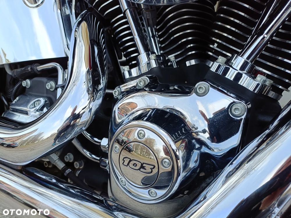 Harley-Davidson Softail Heritage Classic - 19